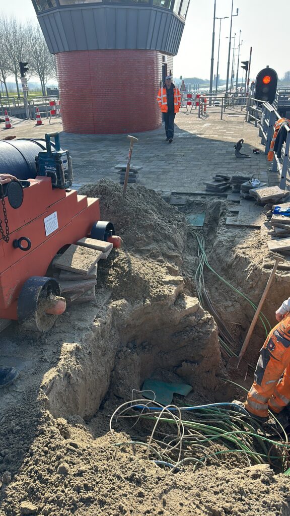 In opdracht van Provincie Zeeland hebben we het bestaande coaxnetwerk op het sluizencomplex in Veere vervangen.