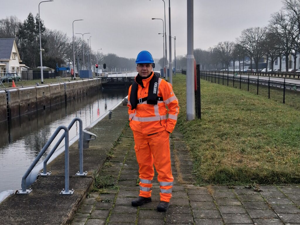 hardware engineer istimewa elektro